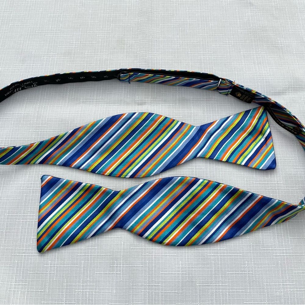 Countess Mara multicolor bow neck tie, great condition, elegant, OS